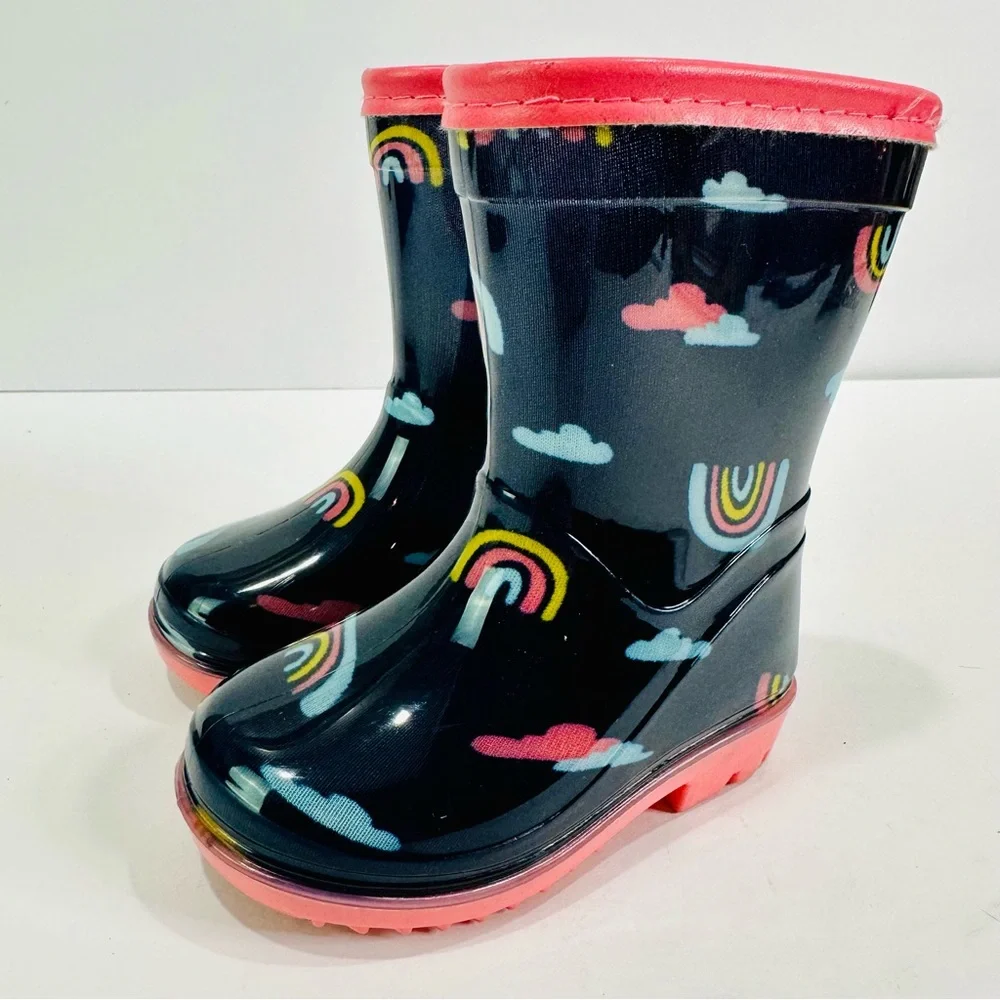 ๐ฉท CARTERโS SIZE 4M RAINBOOTS GREAT CONDITION RAINBOW ๐ CLOUDS DESIGN NAVY BLUE - Picture 1 of 11